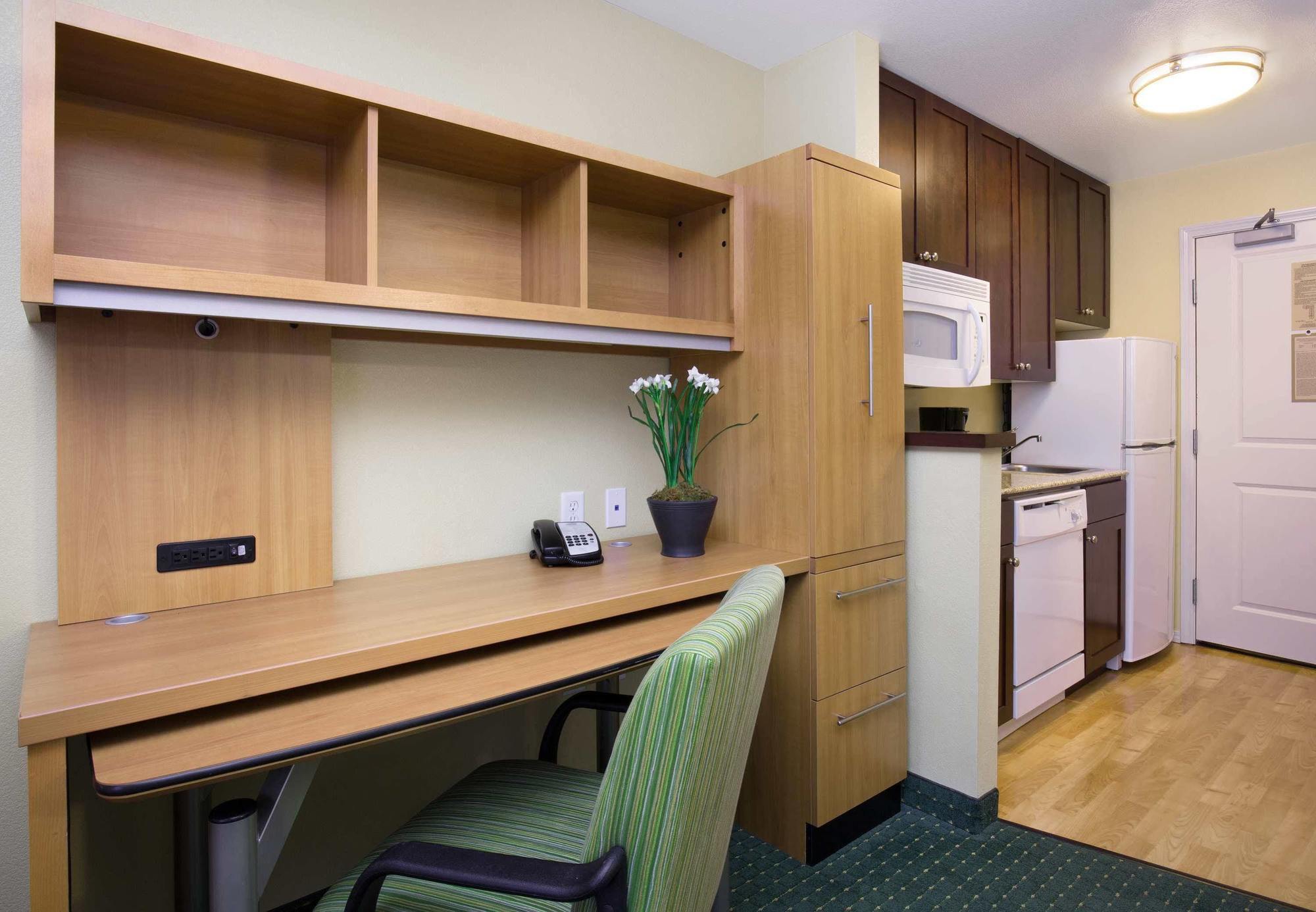 Towneplace By Marriott Downtown/university Hotel